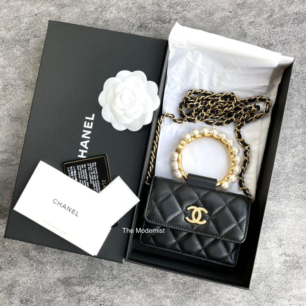 Authentic Chanel 21A Clutch With Chain Lambskin, Imitation Pearls & Gold  Metal Black Ref. AP2274 B05945 94305