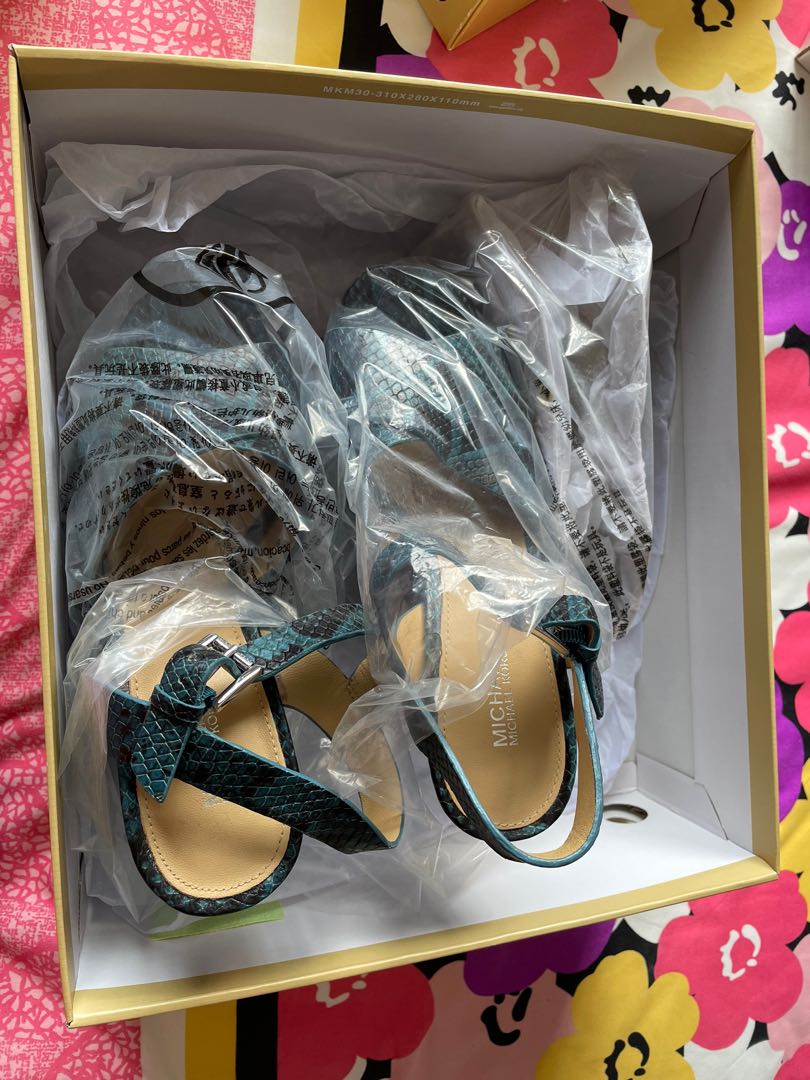 Michael kors discount divia wedge