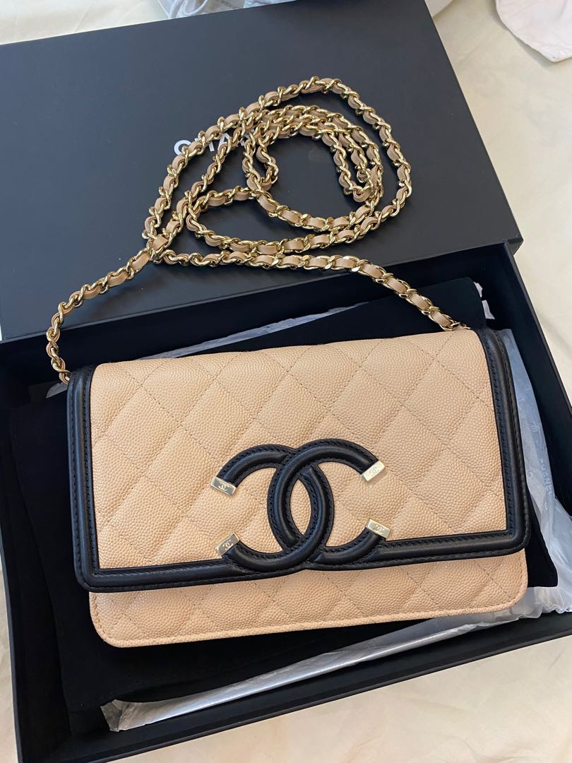 Chanel filigree woc 29