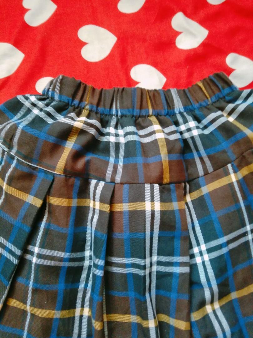 Checkered Skirt with Short (Category: Skirts) located in Manila. Submitted by EmacityFinds (Listing ID 1092198139, Image 2). Description: .