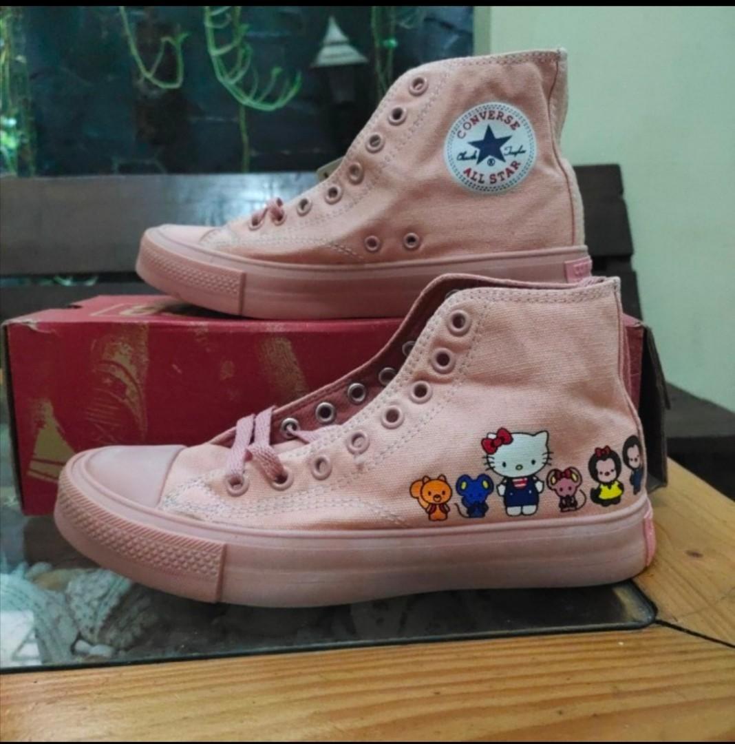 Converse hello kitty 39 sale