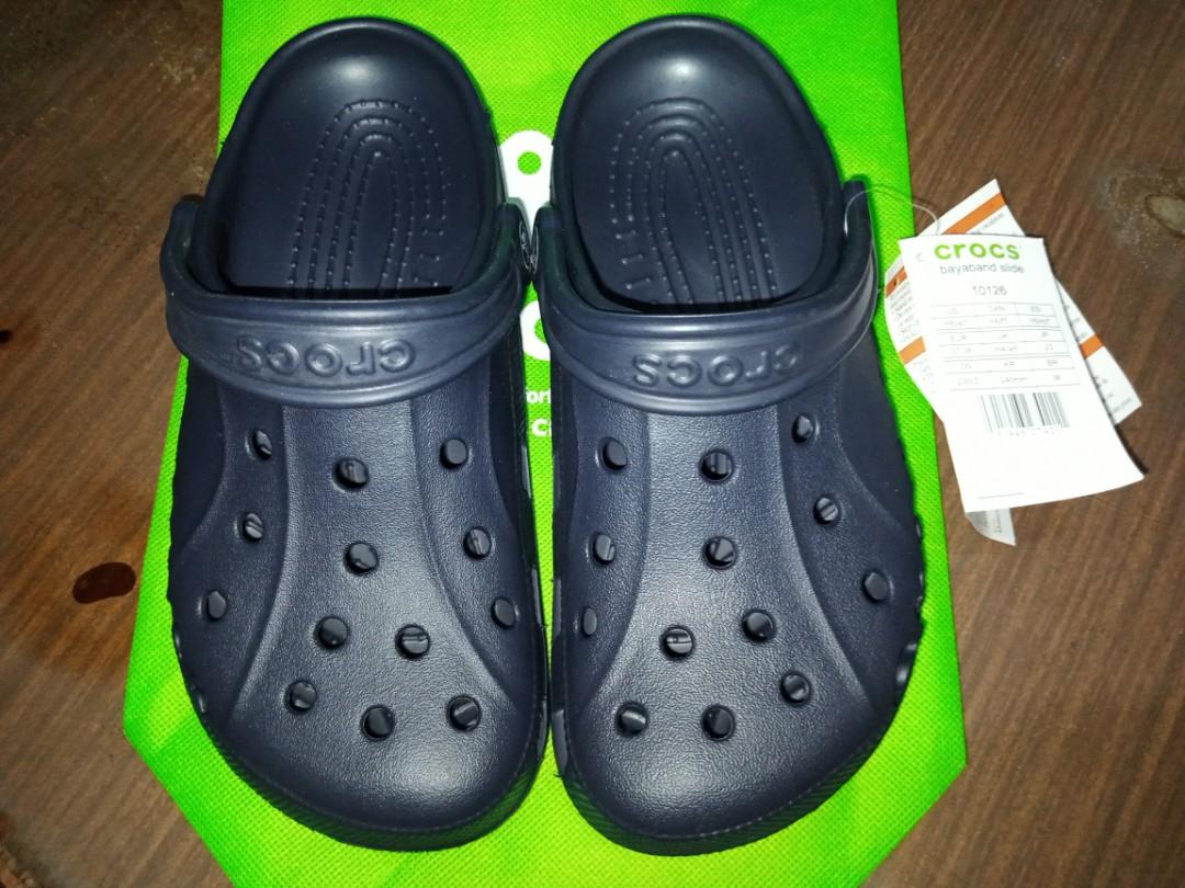 crocs classic (Category: Slippers & Slides) located in Manila. Submitted by 29chi (Listing ID 1092286497, Image 1). Description: classic crocs available in all sizes pm for details thank you.