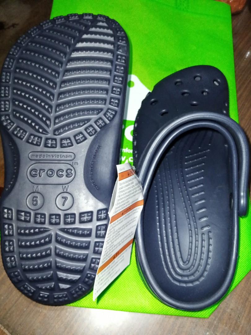 crocs classic (Category: Slippers & Slides) located in Manila. Submitted by 29chi (Listing ID 1092286497, Image 3). Description: classic crocs available in all sizes pm for details thank you.