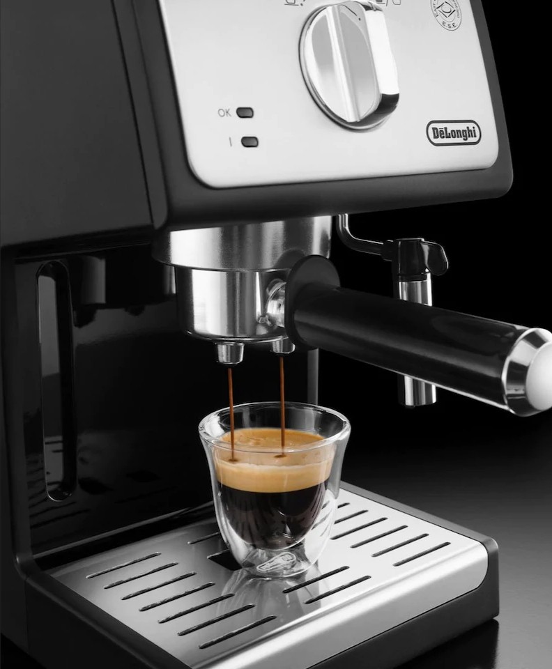 DeLonghi Espresso Coffee Maker, TV & Home Appliances, Kitchen