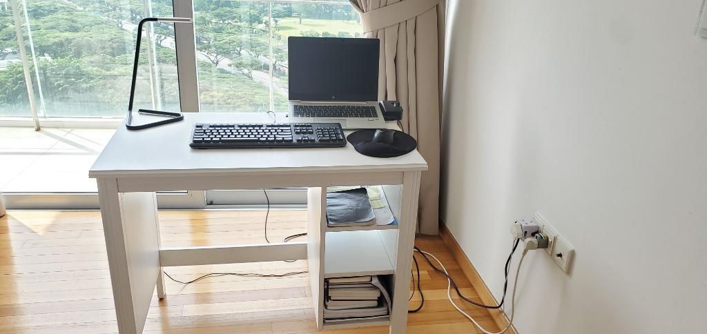 Brusali desk deals