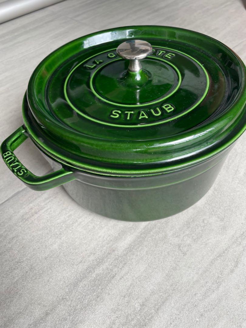 Enamel cast iron pot, Everything Else on Carousell
