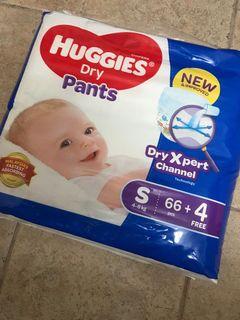 Huggies Pants S size