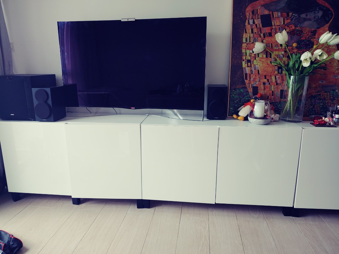 IKEA glossy white Tv stand, 傢俬＆家居, 傢俬 Carousell