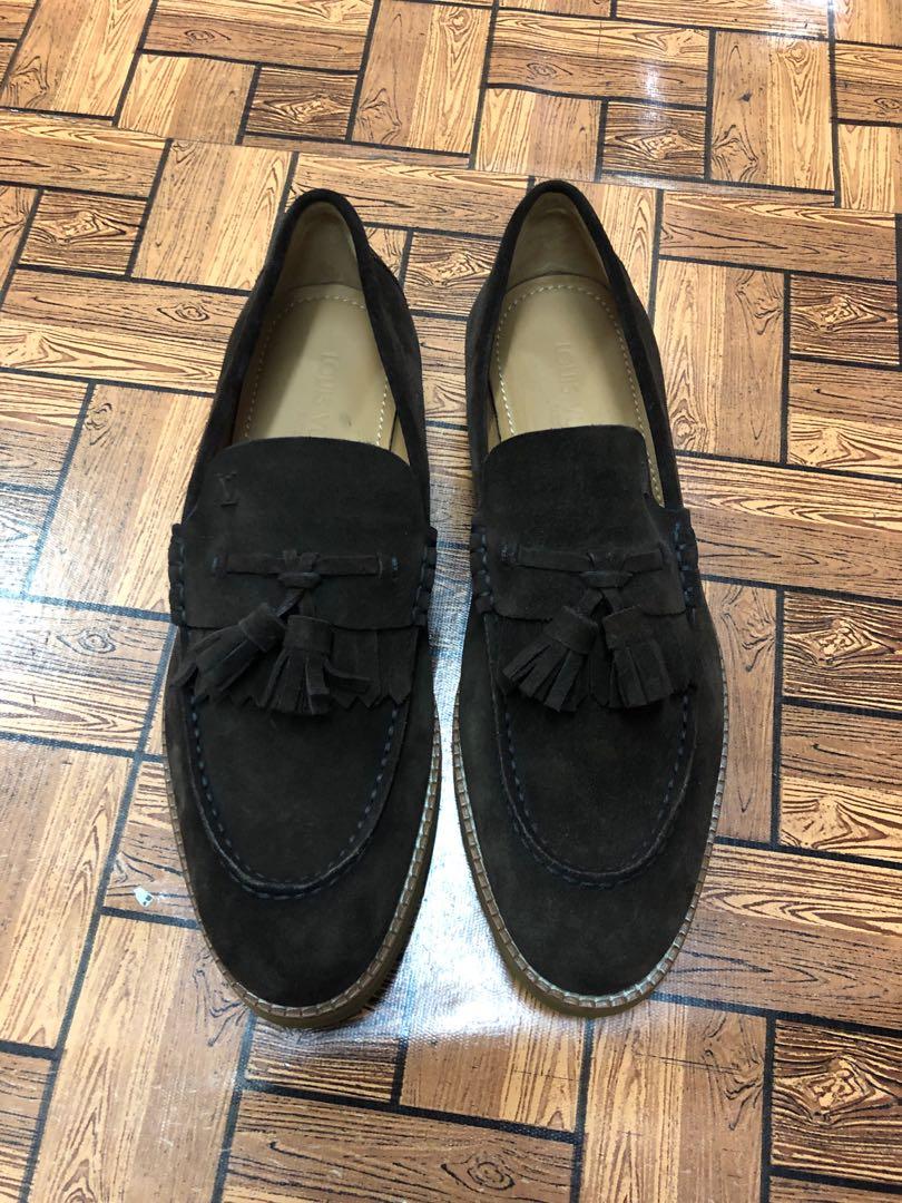 LV men formal shoes 👞 75 usd Sizes 38-44 - Yollzdee Fashions