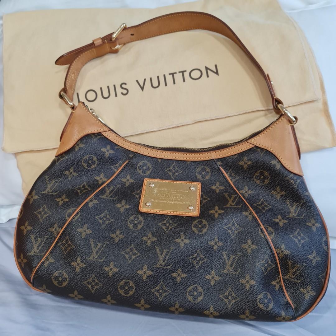 Louis Vuitton Thames PM Monogram Shoulder Handbag, Luxury, Bags & Wallets  on Carousell