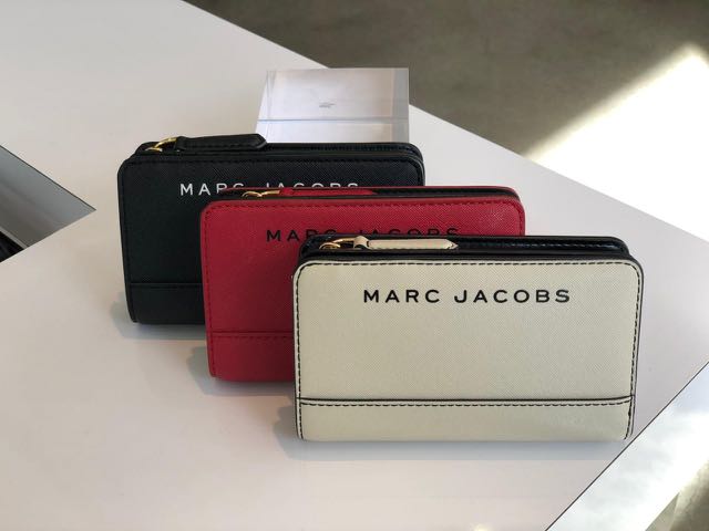MARC JACOBS Saffiano Compact Wallet Luxury Bags Wallets on