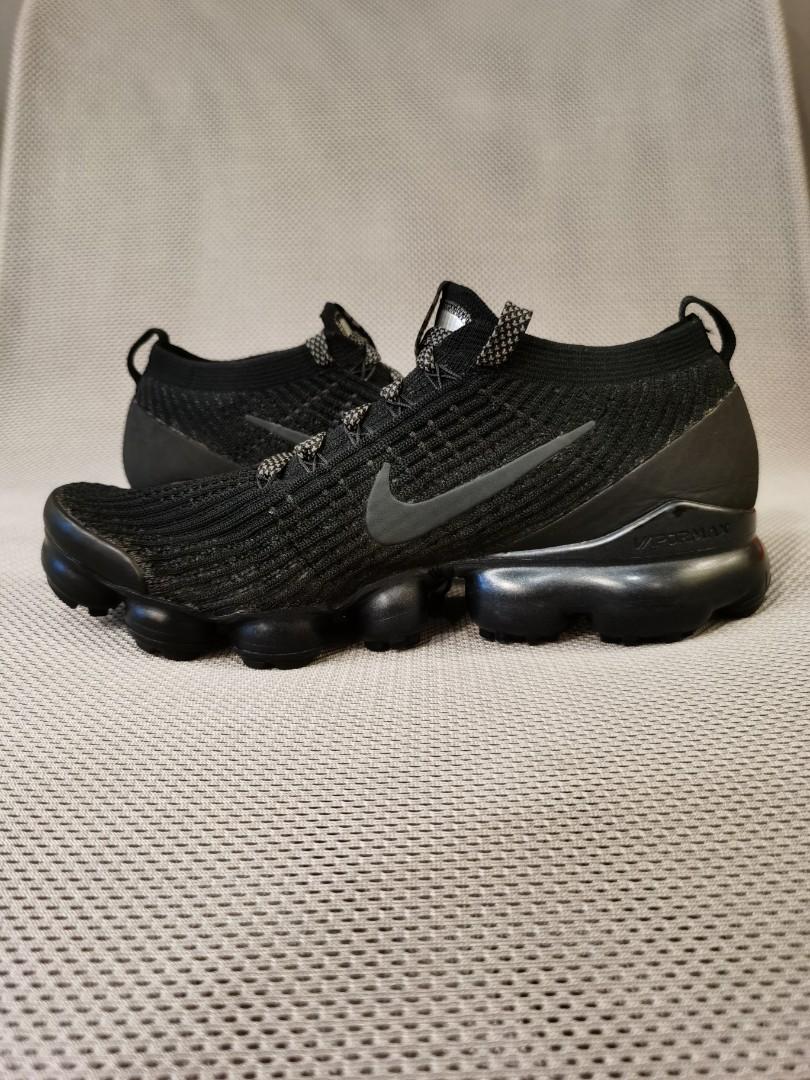 triple black vapormax 3.0