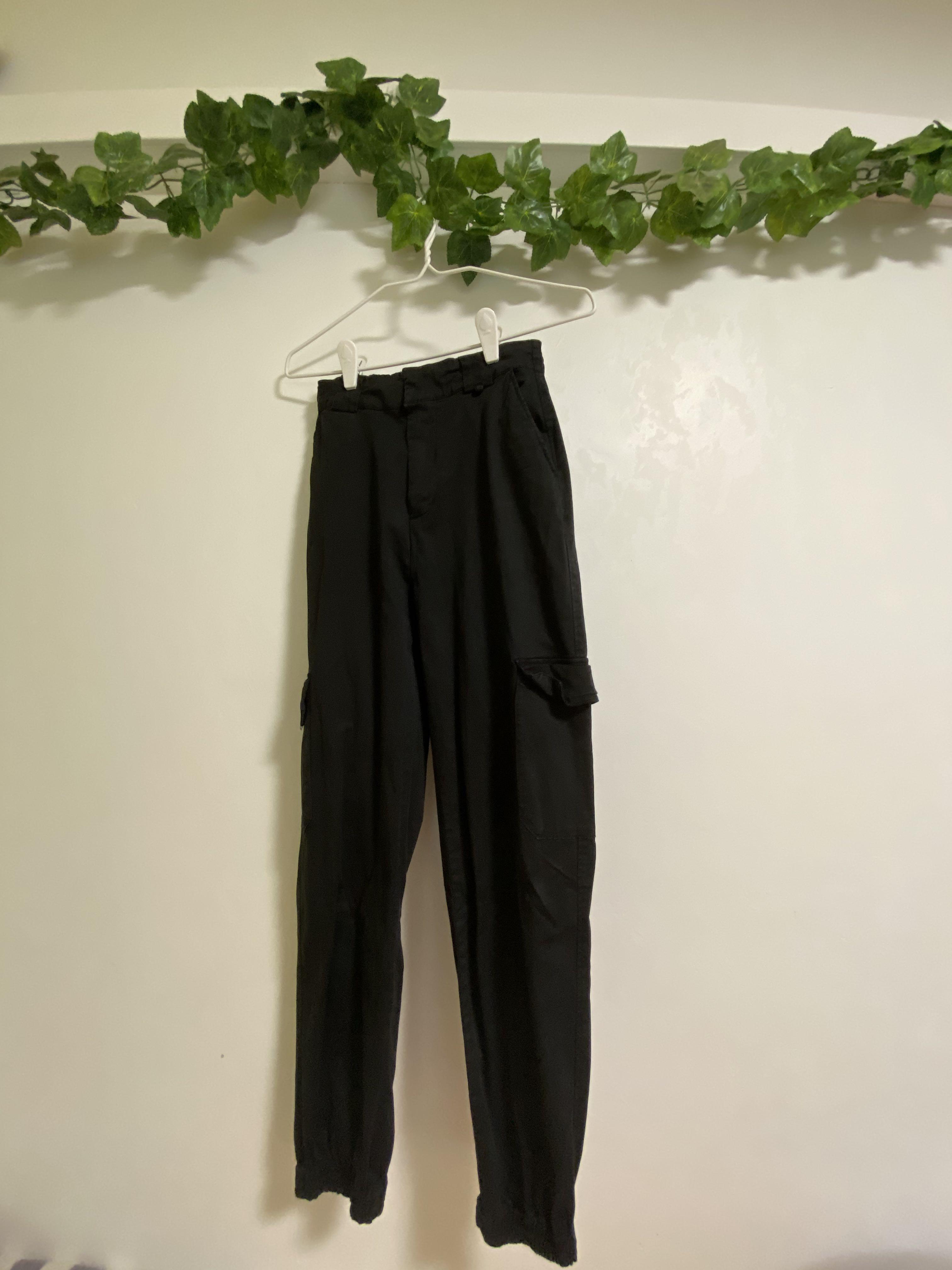 Pull and bear hotsell black cargo pants