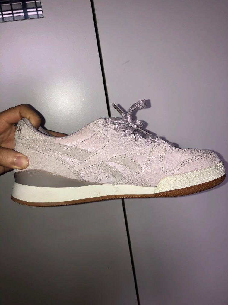 Latest reebok top sneakers 218