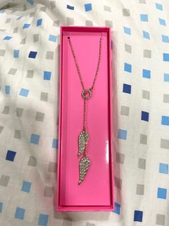 (Category: ) located in . Submitted by a.yucloset (Listing ID 1092319766, Image 1). Description: .