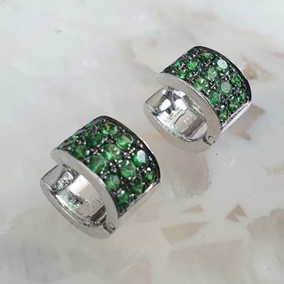 (Category: ) located in . Submitted by PerrarusFineJewels (Listing ID 1092447361, Image 1). Description: .