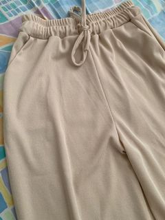 （分類：）位於 。 由 cin._. 提交（商品編號 1092404172，圖片 1）。簡介： 。