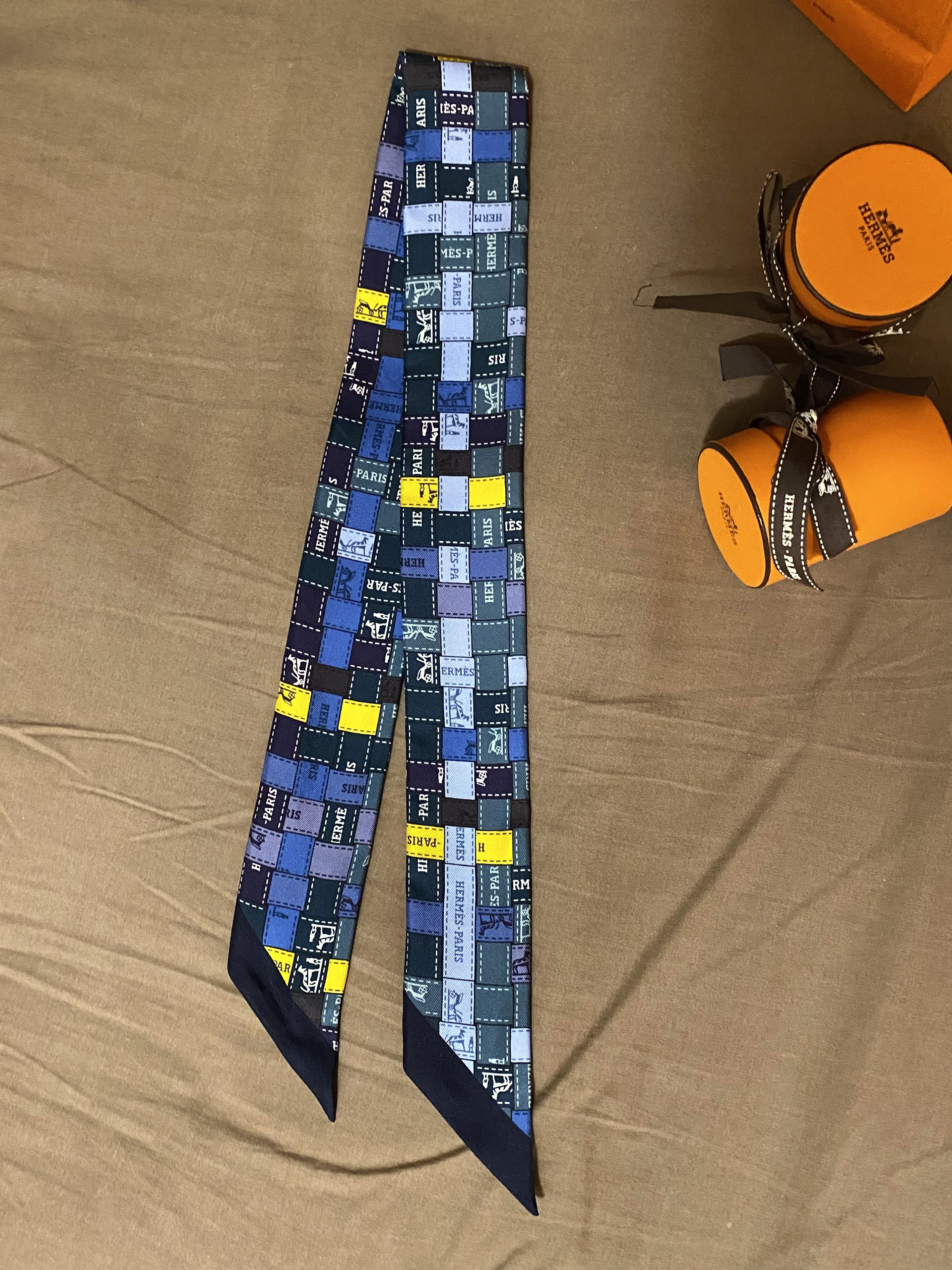 Bolduc au carre twilly Clearance