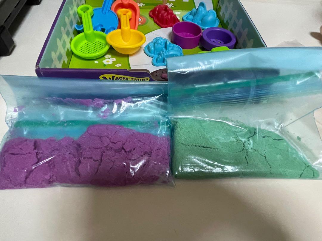 Kinetic sand doggy daycare hotsell