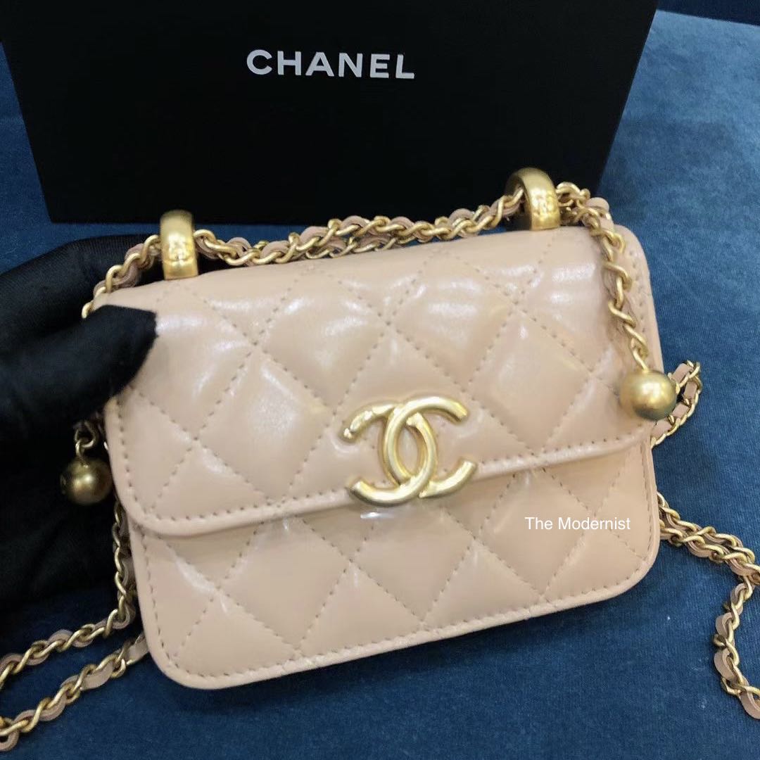 Authentic Chanel 21A Gold Crush Flap Coin Purse With Chain Beige