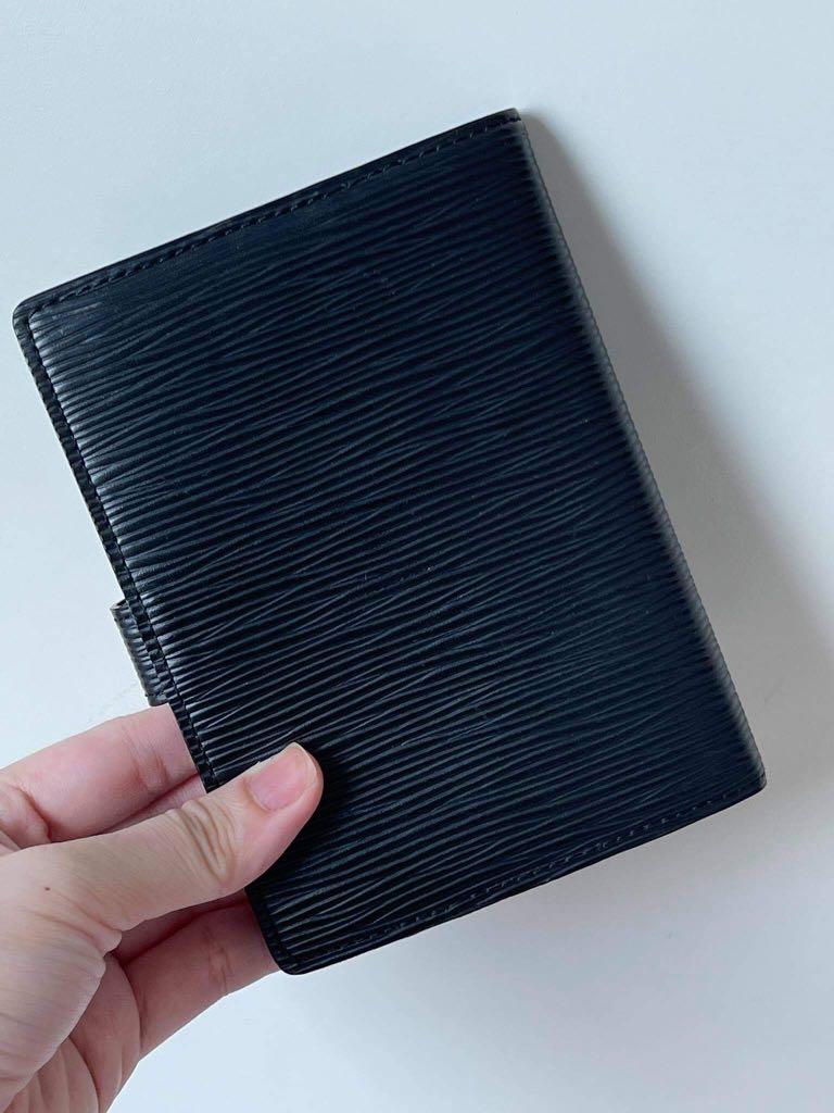 Authentic Louis Vuitton Epi Black Agenda in PM size (Category: Luxury Bags & Wallets) located in Pasig City. Submitted by palmd (Listing ID 1092433653, Image 3). Description: +1k if you want authentic LV papers Gift condition, just kept as gift but never been used, pristine condition Triple your money back guarantee.