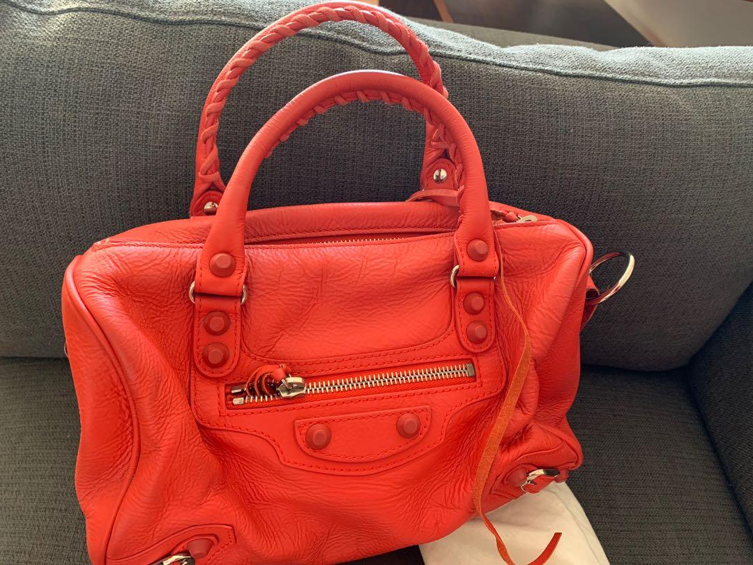 Balenciaga mini hotsell twiggy