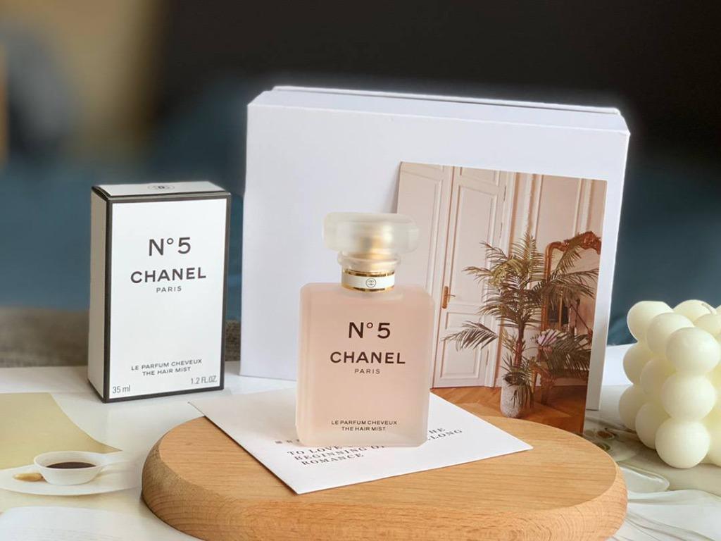 NEW CHANEL N°5 HAIR MIST REVIEW COMPARISON TO OLD FORMULA - IS IT WORTH IT  ? - LIVE 
