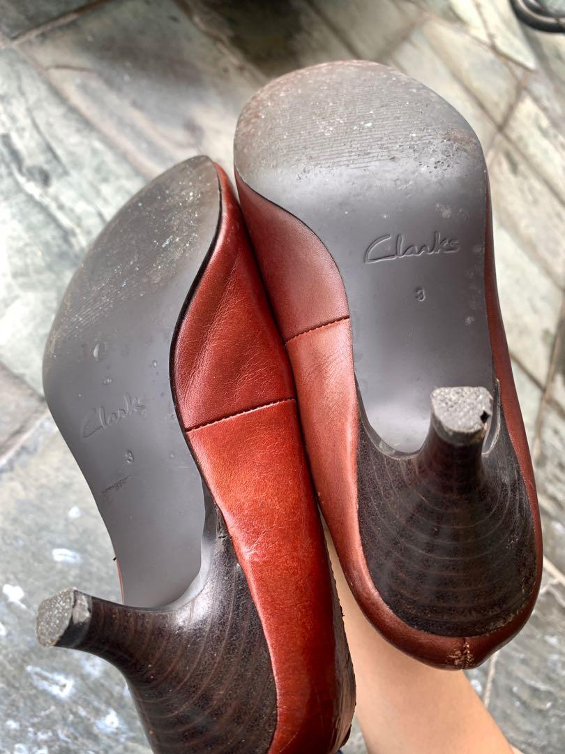 Clarks size 3 Women s Fashion Footwear Boots on Carousell
