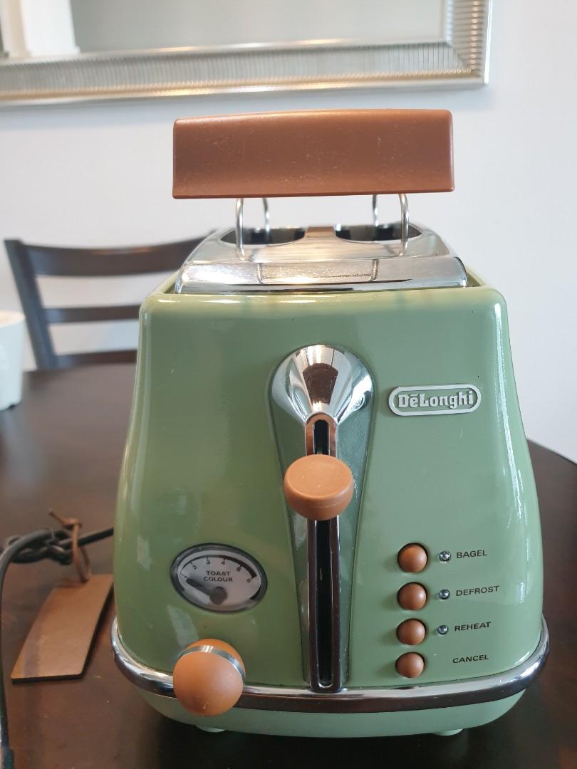 Delonghi Toaster mint conditions, TV & Home Appliances, Kitchen