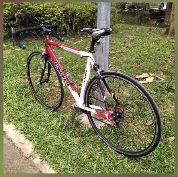 Diamondback Racing Carbon Road Bike with Shimano 105 Groupset, Sports ...