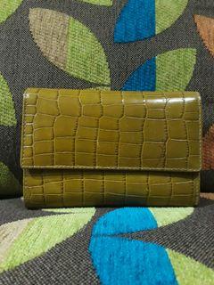 Fino Leatherware Tri-Fold Wallet