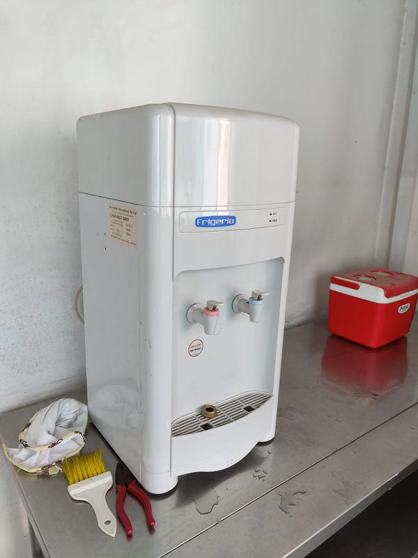 Frigeria hot and cold water dispenser TV Home Appliances