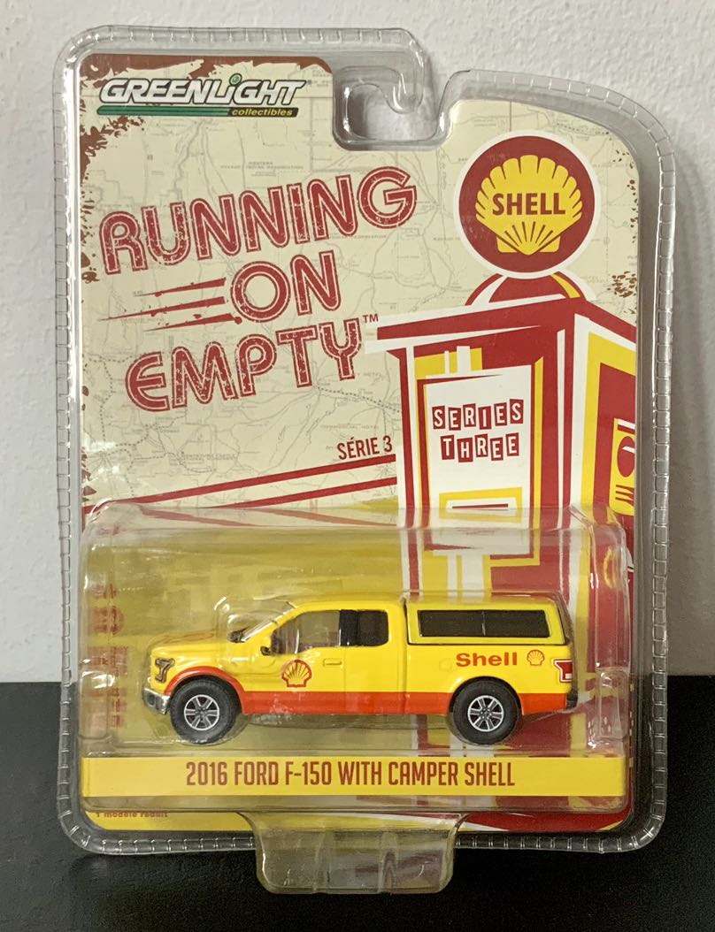 GREENLIGHT 1:64 RUNNING ON EMPTY 2016 FORD F-150 WITH CAMPER SHELL OIL 41030-E