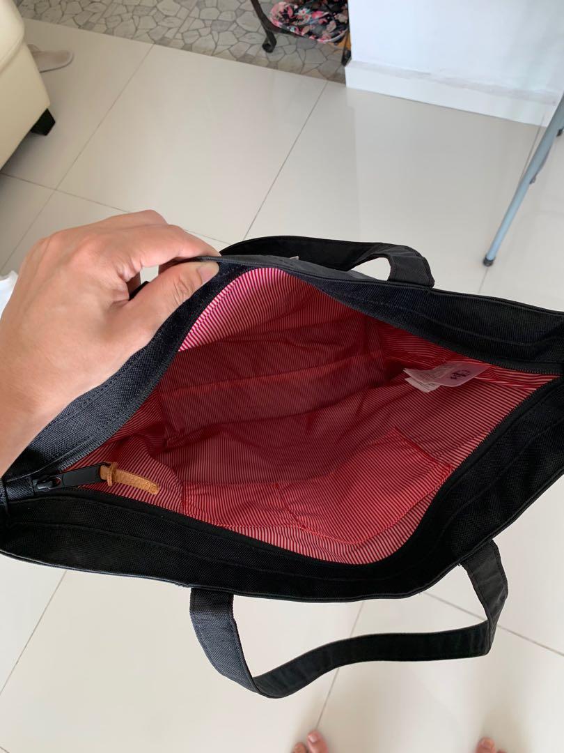Herschel mica tote online xs