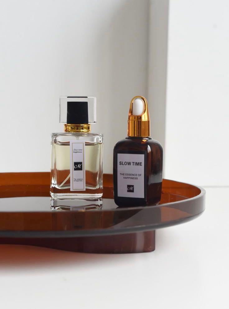 Kernel Platform Tray (Category: Other Home Decor) located in Singapore. Submitted by weekendxproject (Listing ID 1092518757, Image 2). Description: Brand new Made of acrylic Measures 30 x 5cm Inclusive of complimentary postage .