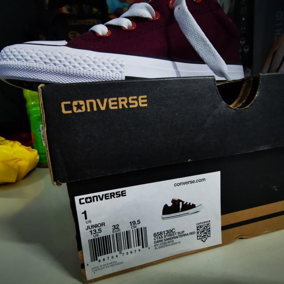 Maroon cheap kids converse