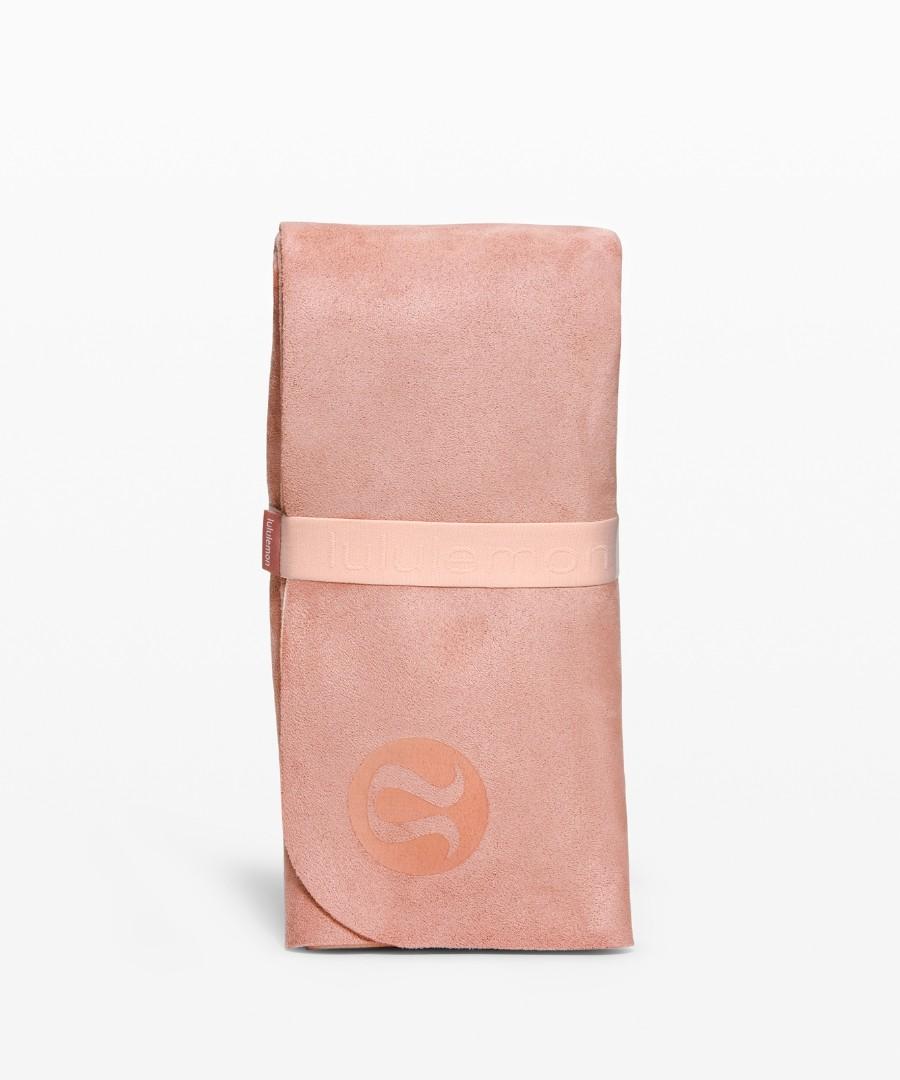 Lululemon Carry Onwards Mat (Category: Exercise Mats) located in Manila. Submitted by victoriangelique (Listing ID 1092513312, Image 1). Description: Use as a top layer on your mat to soak up sweat in hot yoga classes Lightly mist the microfibre to improve grip during practice Practice with microfibre side facing up Attached elastic keeps mat together. Tuck it under your mat during practice Unfolded Dimensions: 66cm x 180cm (26 x 71"), 2mm (0.08)