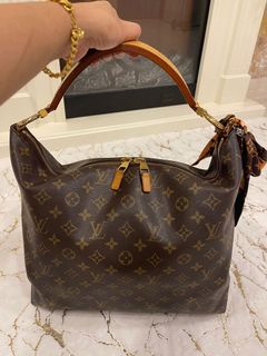 (Category: ) located in . Submitted by lourvee (Listing ID 1088241435, Image 1). Description: .
