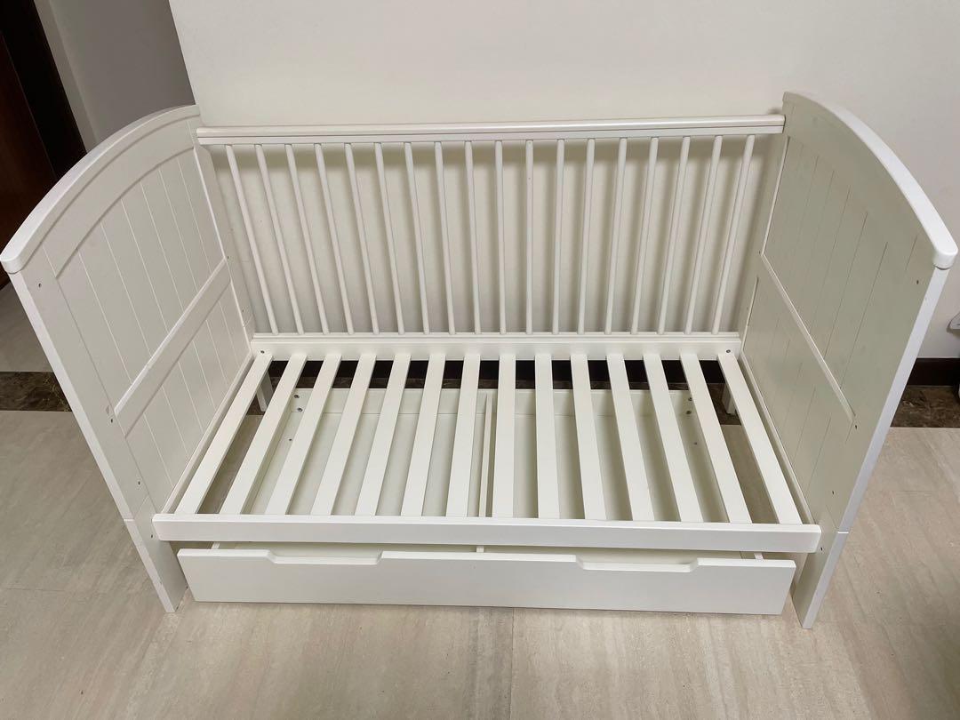 Mamas and new arrivals papas dover cot