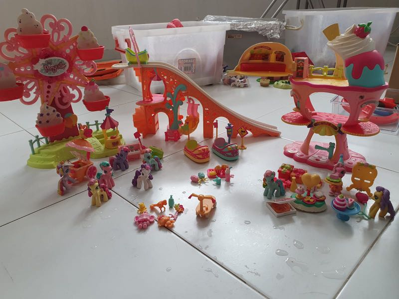 Little pony store carnival