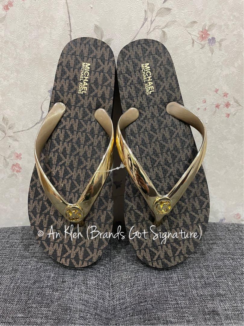 Michael kors rubber flip flops hot sale