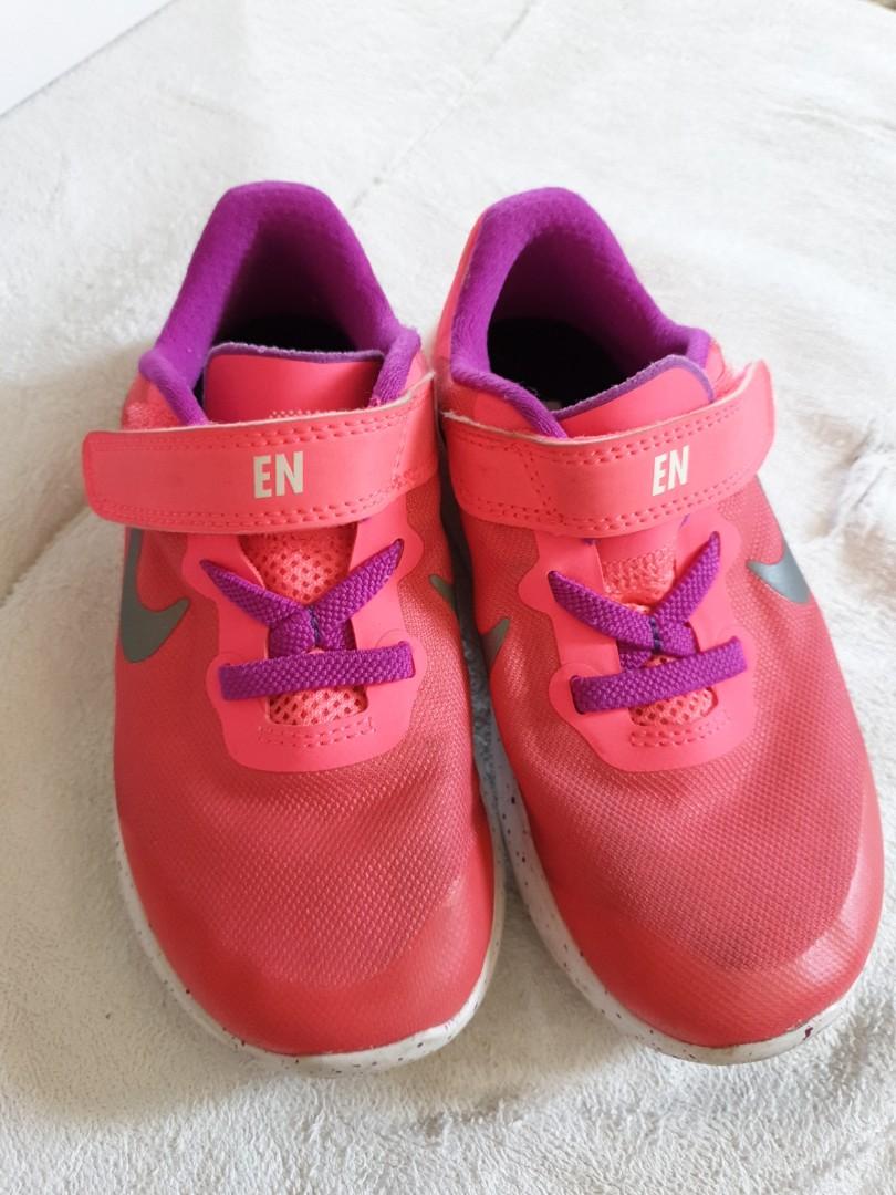 Nike free velcro online strap