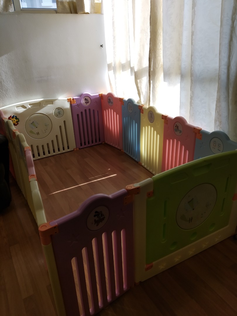 Küb Play fence/ play yard 12 + 2 (14 panels), Babies & Kids, Baby