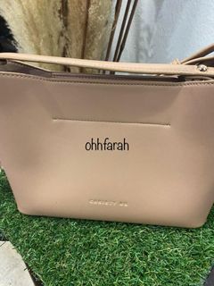 (Category: ) located in . Submitted by ohhfarah (Listing ID 1092534126, Image 1). Description: .