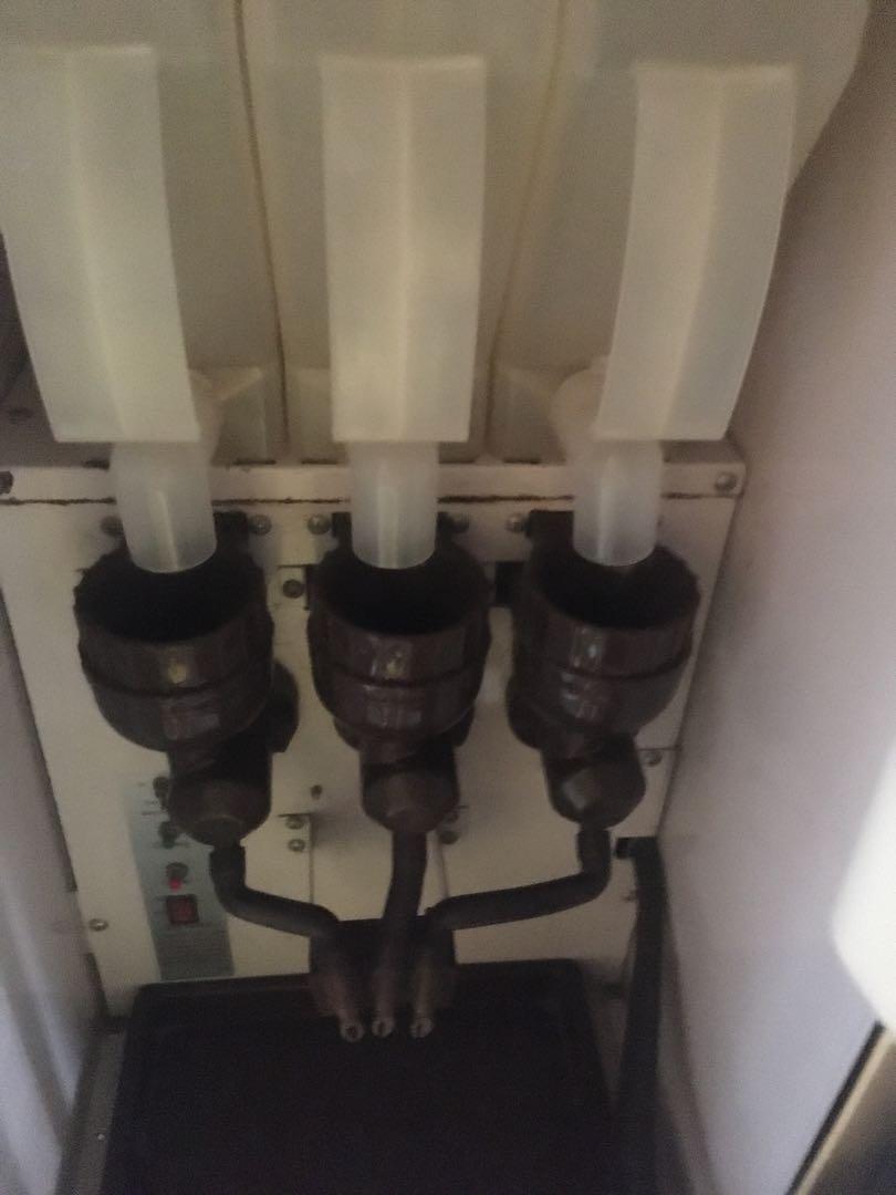 SapoeCoffeeVendingMachine original price 13,500 selling 6500, TV