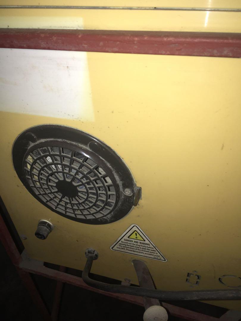 SapoeCoffeeVendingMachine original price 13,500 selling 6500, TV