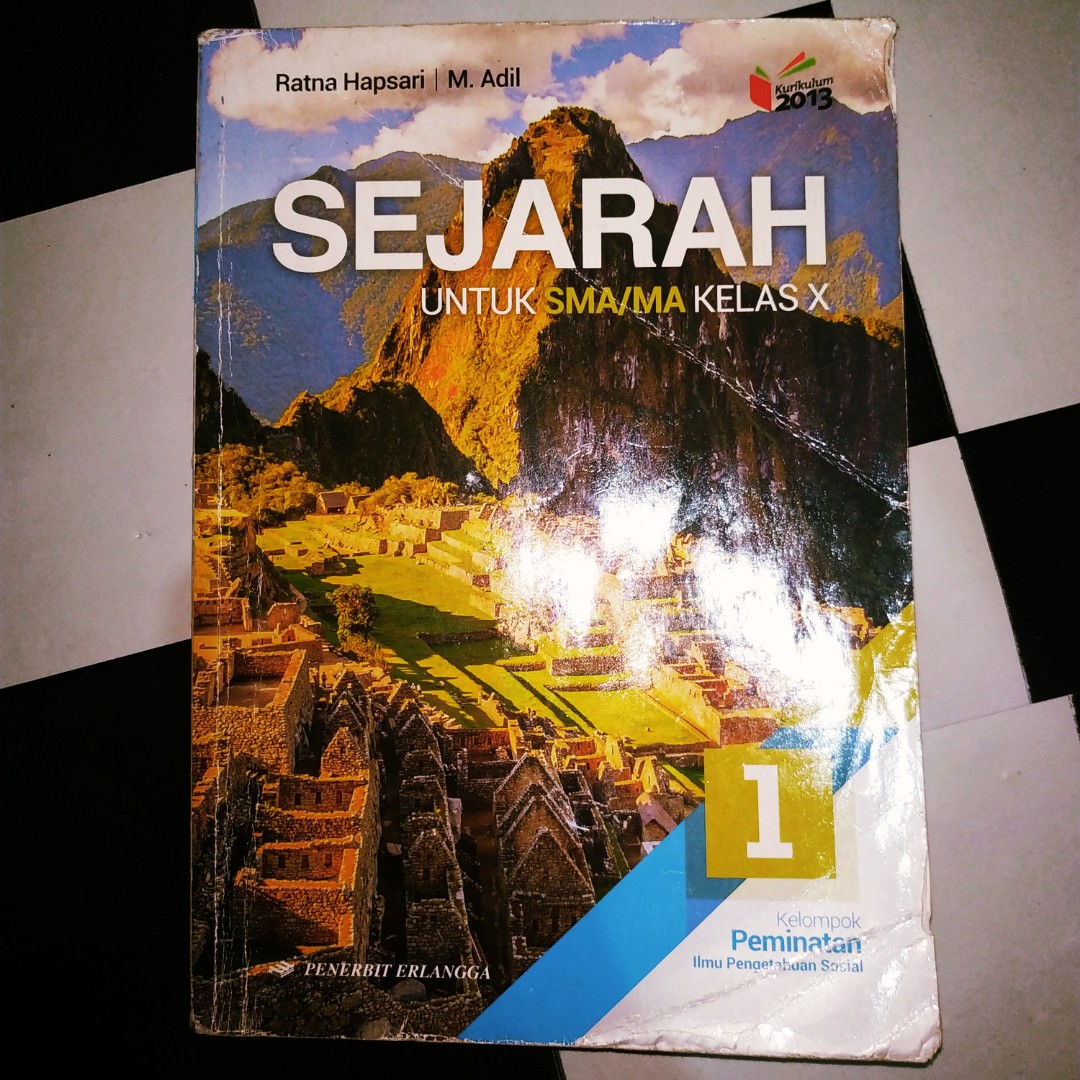 Sejarah Kelompok Peminatan SMA kelas X (Penerbit Erlangga), Buku & Alat