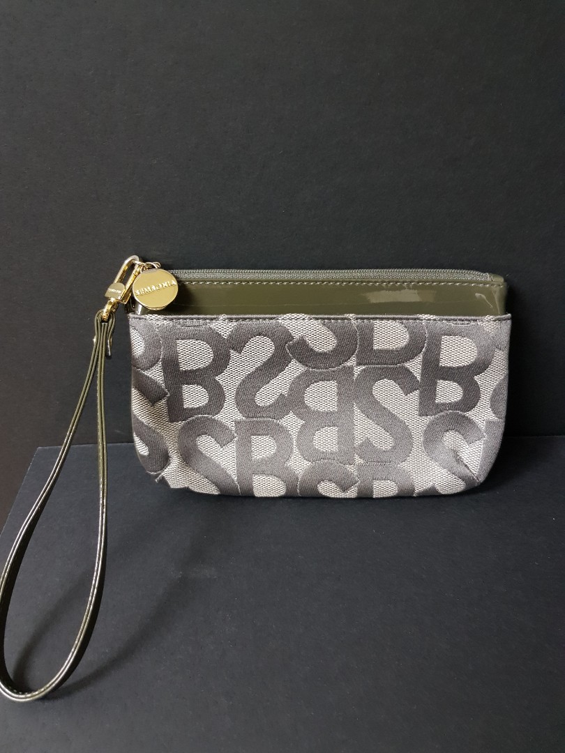 Sembonia wristlet