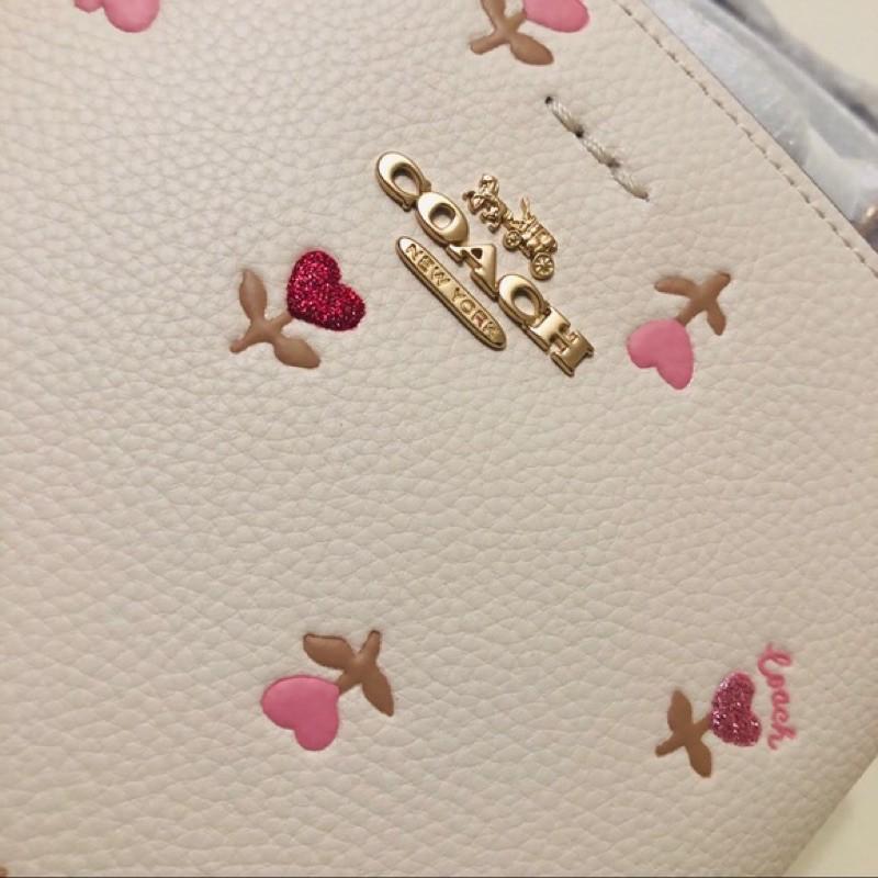 Tas Coach Town Bucket Bag White Purse Heart Floral Barang Mewah Tas Dompet Di Carousell Tas Coach Town Bucket Bag White Purse Heart Floral Barang Mewah Tas Dompet Di Carousell