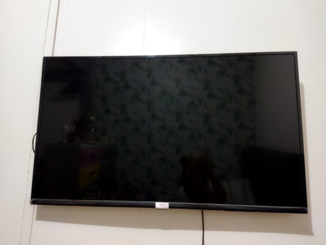 TCL 43" Flat Screen TV (Broken Glass panel), TV & Home Appliances, TV